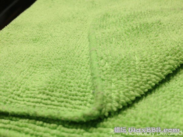 Microfiber-Towels-Short-Pile-Green-Close-Up.jpg