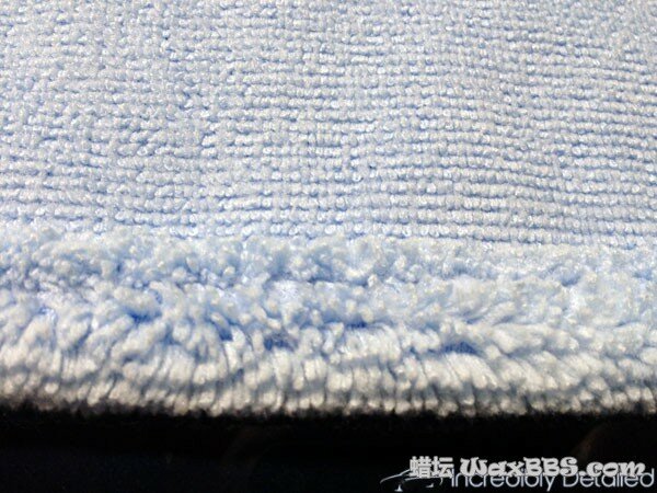 Microfiber-Towels-Long-Pile-Blue-Close-Up.jpg
