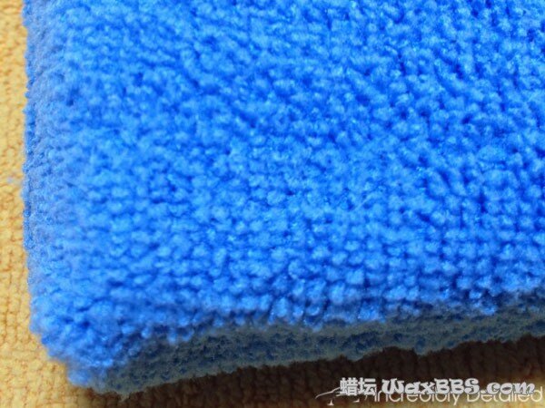 Microfiber-Towels-Applicator-Pad-Pile-Close-Up.jpg
