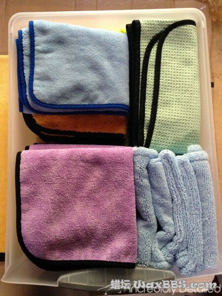 Microfiber-Towels-Storage-Top-View.jpg